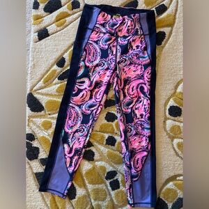 Lilly Pulitzer UPF 50+ Luxletic 24" Weekender High Rise
Midi Legging size medium